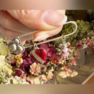 Avon Vintage Pin Brooch